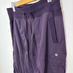 ❌ SOLD ❌ Dance Studio Mid-Rise Pant Regular Size 6 Color: Espresso 🦋